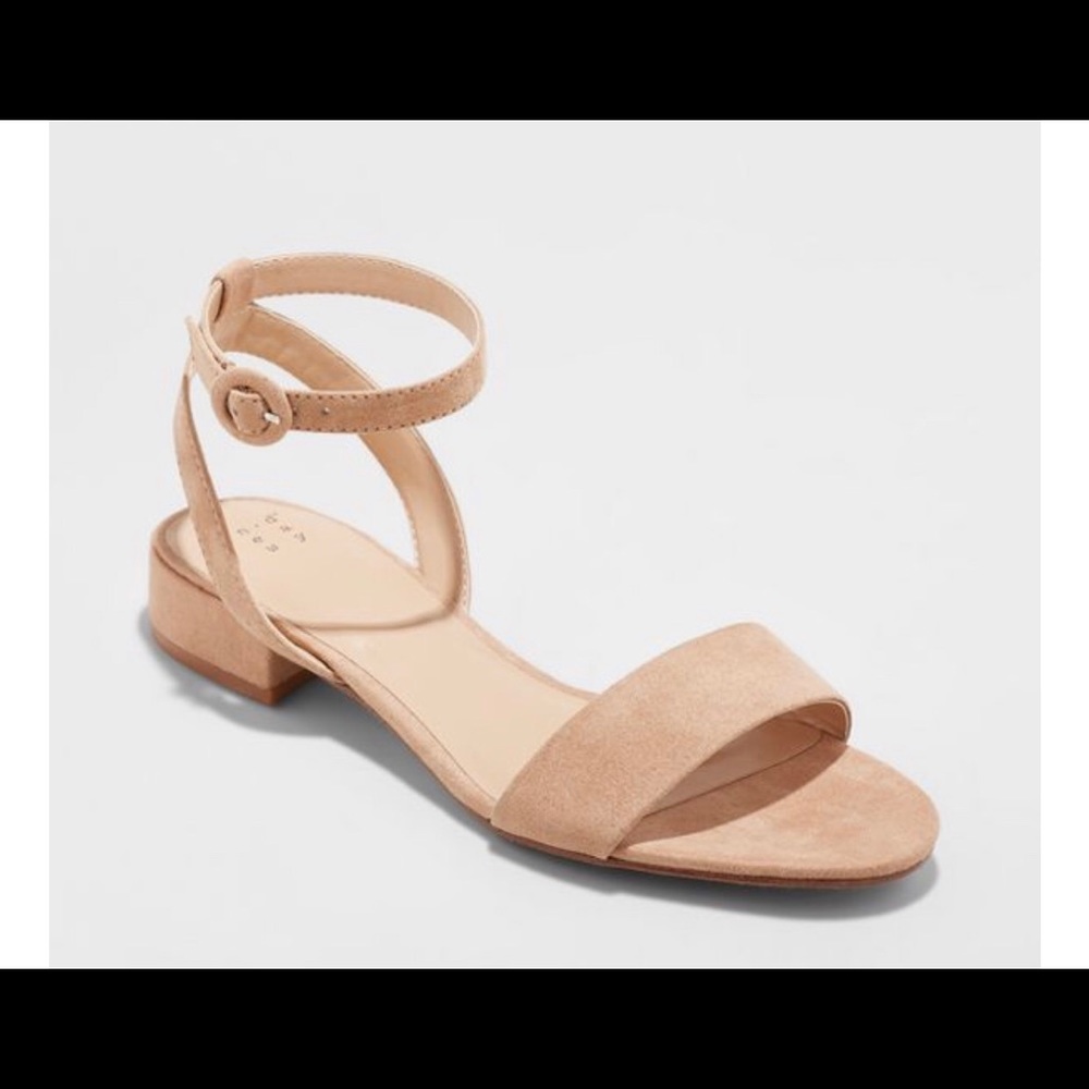 Women’s block low heel sandal